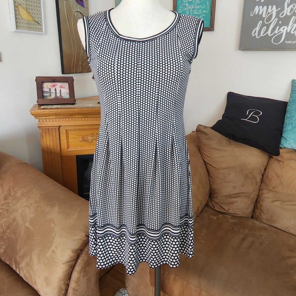 Max Studio Pleated Knee Length Dress Size XS NEW